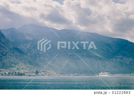 cruise ship sailing in beautiful bay 31222663