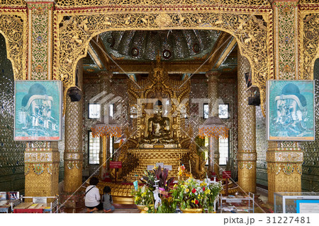 The interior of the Botataung Pagoda 31227481