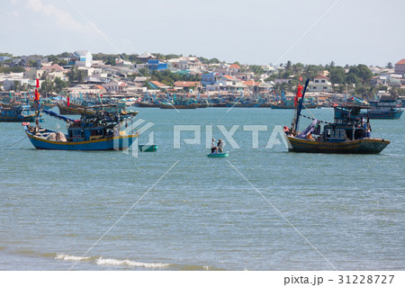 nautical fishing coracles on sea, tribal boats 31228727
