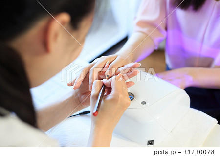 ビューティイメージ ネイルサロンの施術:プロの手順 撮影協力:itokichi ビューティイメージ ネイルサロンの施術:プロの手順 撮影協力:itokichi 31230078
