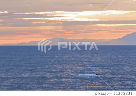 知床半島の夜明け 知床半島の夜明け 31235831