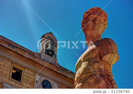 Famous fountain of shame on baroque Piazza 31236740