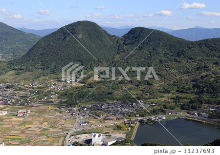 四国霊場第72番札所「曼荼羅寺」と73番札所「出釈迦寺」とその奥之院「捨身ヶ嶽禅定」 四国霊場第72番札所「曼荼羅寺」と73番札所「出釈迦寺」とその奥之院「捨身ヶ嶽禅定」 31237693