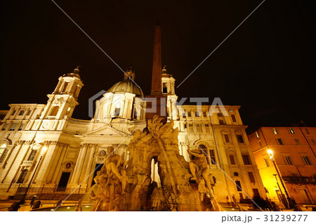 海外旅行　ローマの夜景 31239277