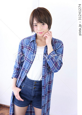 若い女性 ヘアスタイル 若い女性 ヘアスタイル 31241274