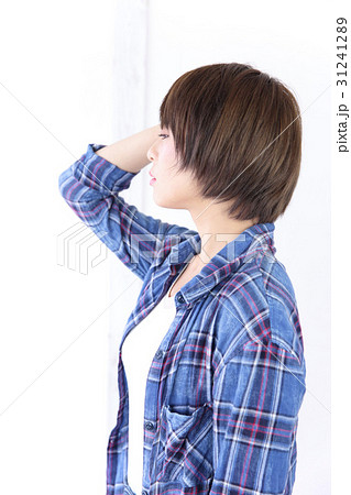 若い女性　ヘアスタイル 31241289