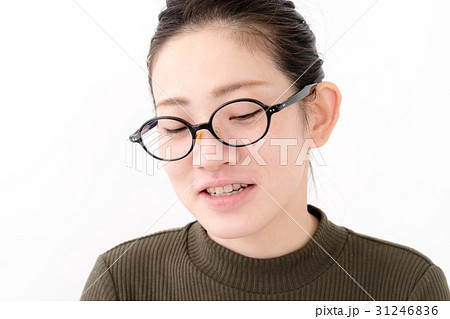 眼鏡の女性 眼鏡の女性 31246836