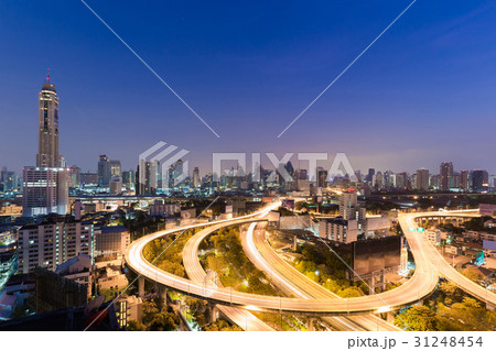 Twilight, aerial view highway interchanged 31248454