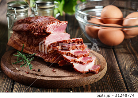 Smoked bacon with chopped slices 31248774