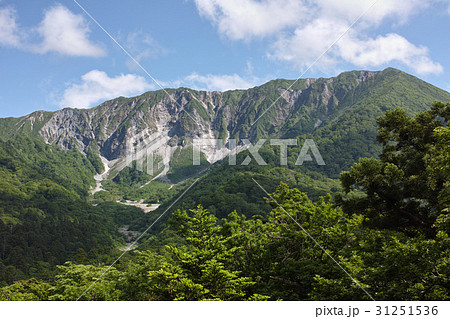 初夏の大山北壁 初夏の大山北壁 31251536