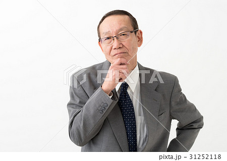 悩む・シニア男性 31252118