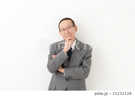 悩む・シニア男性 31252126