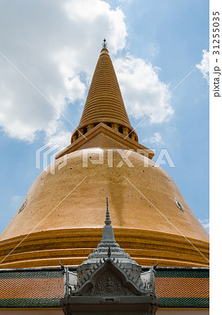 Great Stupa Is Landmark of Nakhon Pathom Province. 31255035