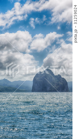 the pacific ocean clouds and lights 31259024