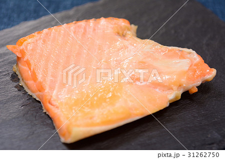 おいしい鮭のハラミ焼き 31262750