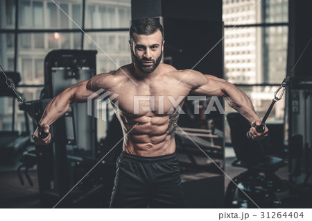 Brutal caucasian handsome fitness men on diet training chest pum 31264404