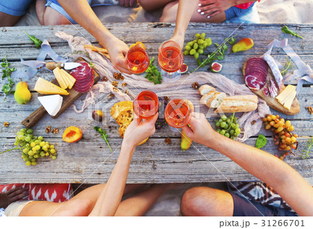Top view beach picnic table Top view beach picnic table 31266701