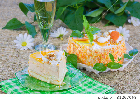 a delicious sweet cake a delicious sweet cake 31267068