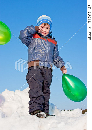little boy with air marbles little boy with air marbles 31267483