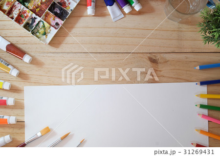 Hero Header Concept a desk of artist color. 31269431