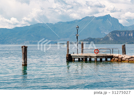Lake Garda is the largest lake in Italy. It is 31275027
