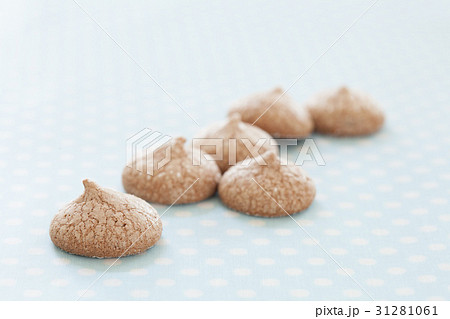 おうちでお菓子作り チョコレートサンドウィッチクッキー おうちでお菓子作り チョコレートサンドウィッチクッキー 31281061