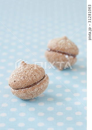 おうちでお菓子作り チョコレートサンドウィッチクッキー おうちでお菓子作り チョコレートサンドウィッチクッキー 31281063