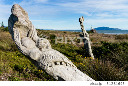 Beach Maori Carving 31281693