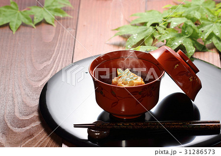 お椀　蟹のしんじょの湯葉包み揚げ 31286573