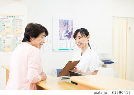 病院 受付 窓口 31290412