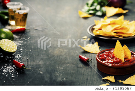 Nachos with Vegetables and dip Nachos with Vegetables and dip 31295067