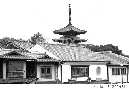 京都 八坂の塔が見える町並み 京都 八坂の塔が見える町並み 31295981