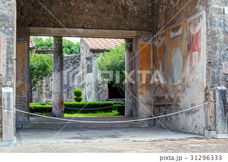 Ruins of a house in Pompeii, Italy Ruins of a house in Pompeii, Italy 31296333