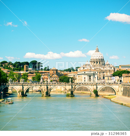 St. Peter's cathedral in Rome 31296365