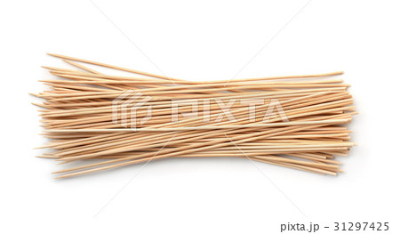 Top view of wooden skewers 31297425
