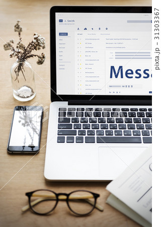 Composing an email on a digital device 31303367