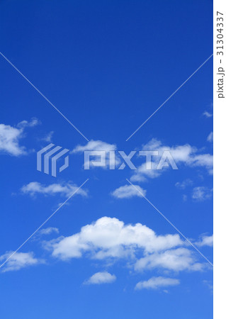 青空と白い雲 31304337
