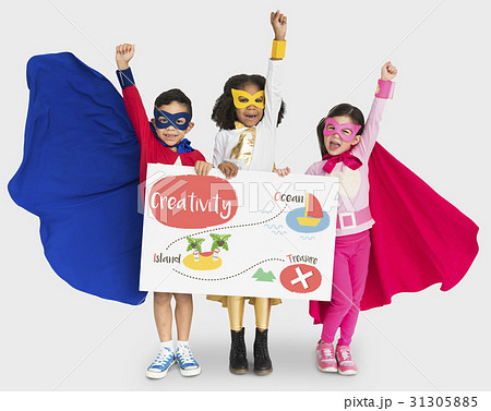 Kids playing treasure hunt graphic 31305885