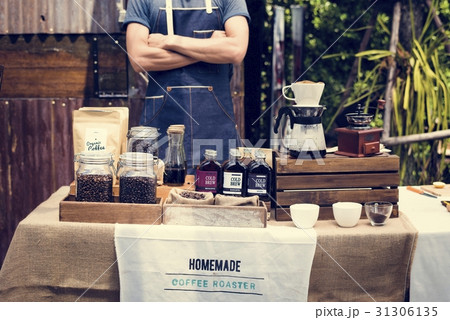 Coffee Shop Beans Owner Standing 31306135