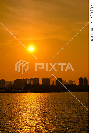 東京湾の夕陽・海上より 東京湾の夕陽・海上より 31315157