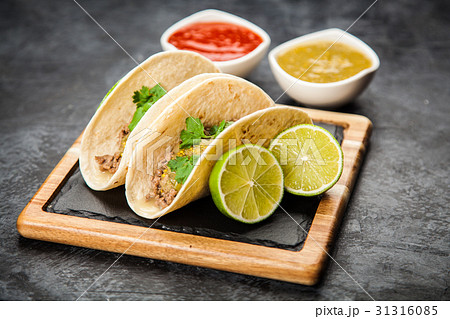 Mexican tacos with beef Mexican tacos with beef 31316085