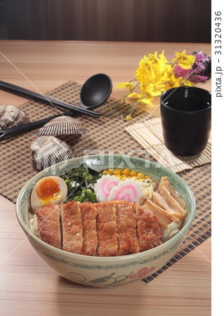 ramen  31320436