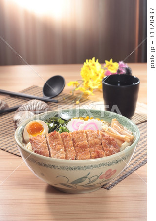 ramen  31320437