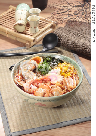 ramen  31320463