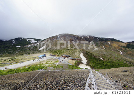 絶景が連続する山岳ドライブコース磐梯吾妻スカイラインから望む浄土平吾妻小富士登山道ハイキング 31323611