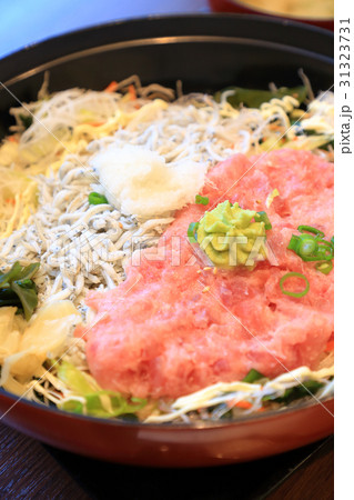 おいしいネギトロしらす丼 31323731