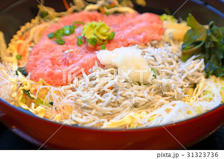 おいしいネギトロしらす丼 31323736