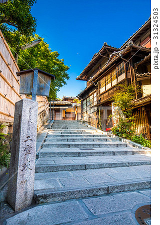 京都　二寧坂(二年坂） 31324503