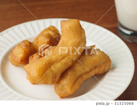 Chinese traditional snacks deep fried dough stick 31325068
