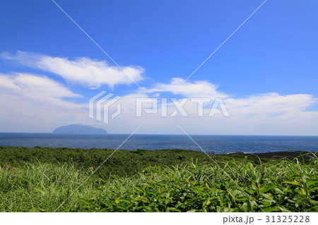 御蔵島が見える三宅島 31325228